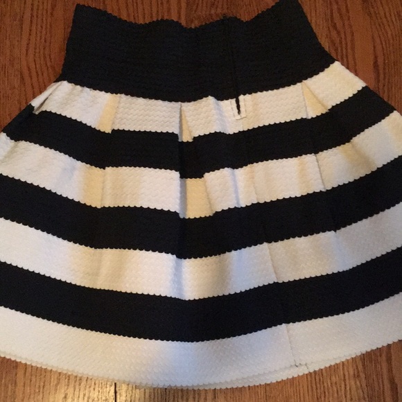 Soprano striped skirt - Picture 3 of 3
